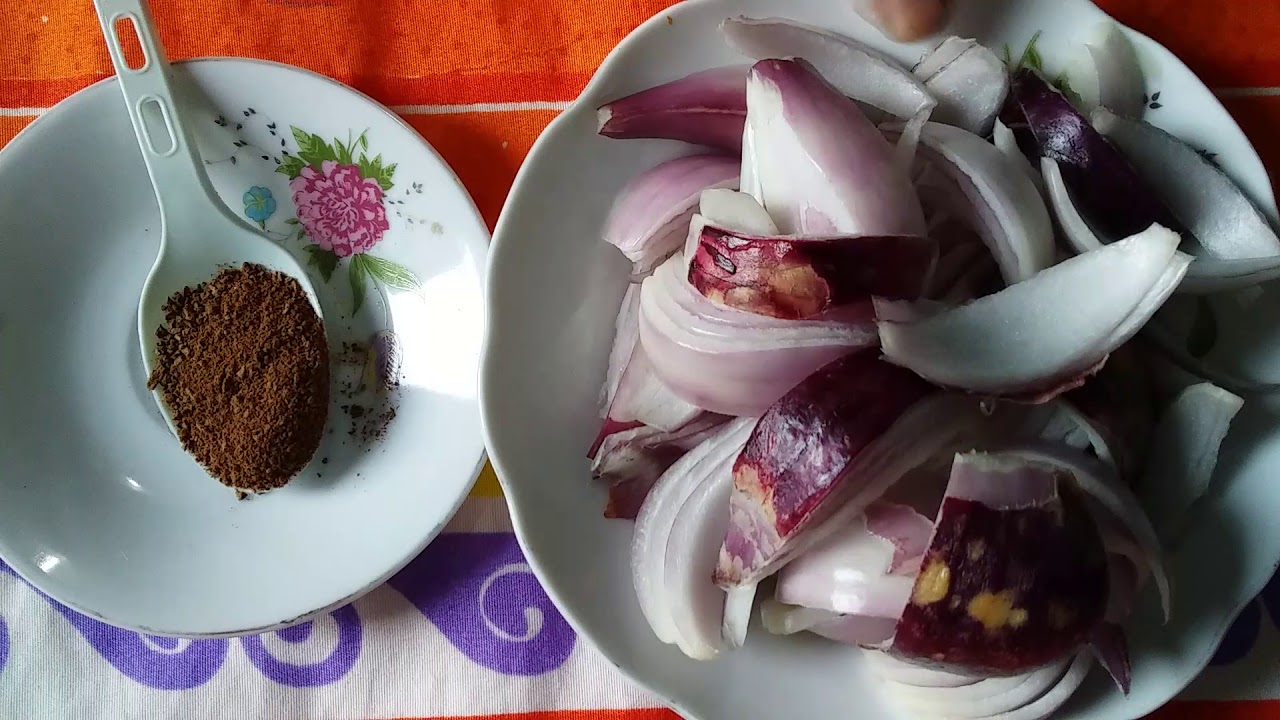 ضعي البصل على القرنفل وشوفي هيعملوا إيه في شعرك بجد مش هتصدقي النتيجة