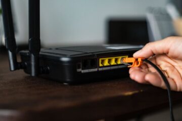 غير مكان الراوتر حالا.. أماكن شائعة في المنزل تضعف شبكة الـ WiFi