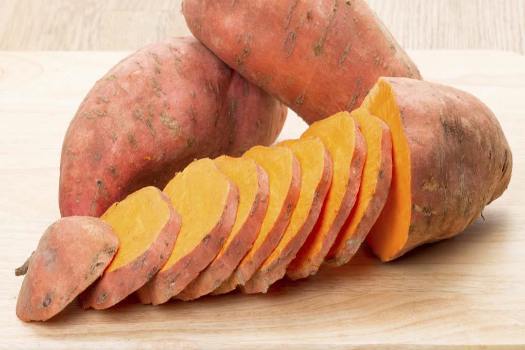 لمحبي البطاطا الحلوة.. احذر تناولها إذا كنت من هذه الفئات 5 لمحبي البطاطا الحلوة.. احذر تناولها إذا كنت من هذه الفئات