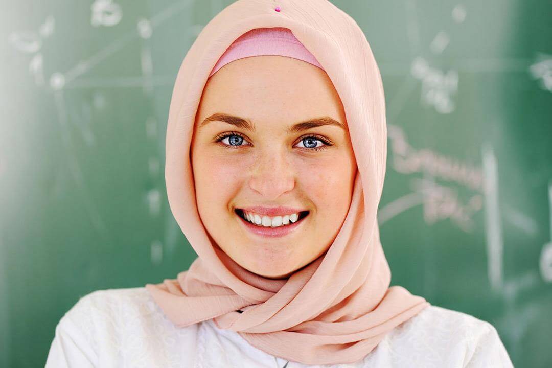 7 نصائح للعناية بالشعر للمحجبات .. وطرق الحفاظ على الشعر بشكل مثالي