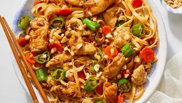 طريقة عمل النودلز الصيني في 10 دقائق مثل المطاعم الشهيرة