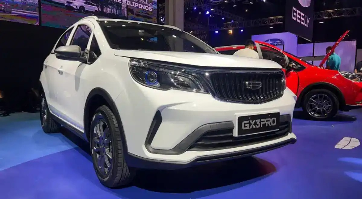 مواصفات جيلي gx3 pro 2024 السيارة الرياضية المتعددة كروس اوفر بتصميم قوي وشكل جذاب