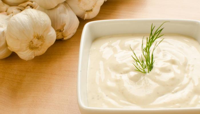 أسرار عمل الثومية السورية بنكهات متعددة ومذاق رائع