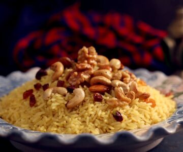 أحلى من المطاعم .. طريقة عمل الأرز البسمتي بالمكسرات بخطوات بسيطة