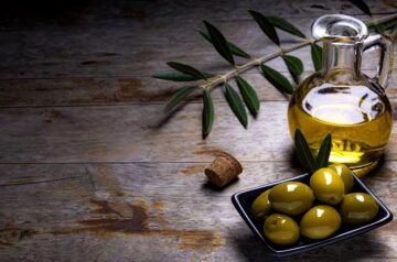 « كل مشاكلك هتتحل طبيعياً .. اشربي معلقة واحدة من زيت الزيتون يومياً وشوفي الفرق