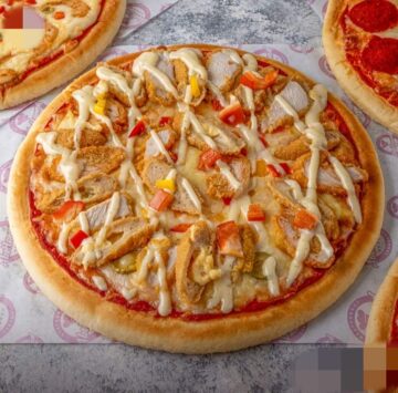 طريقة بيتزا بصوص الرانش اللذيذة بالدجاج بوصفة البيتزا الجاهزة