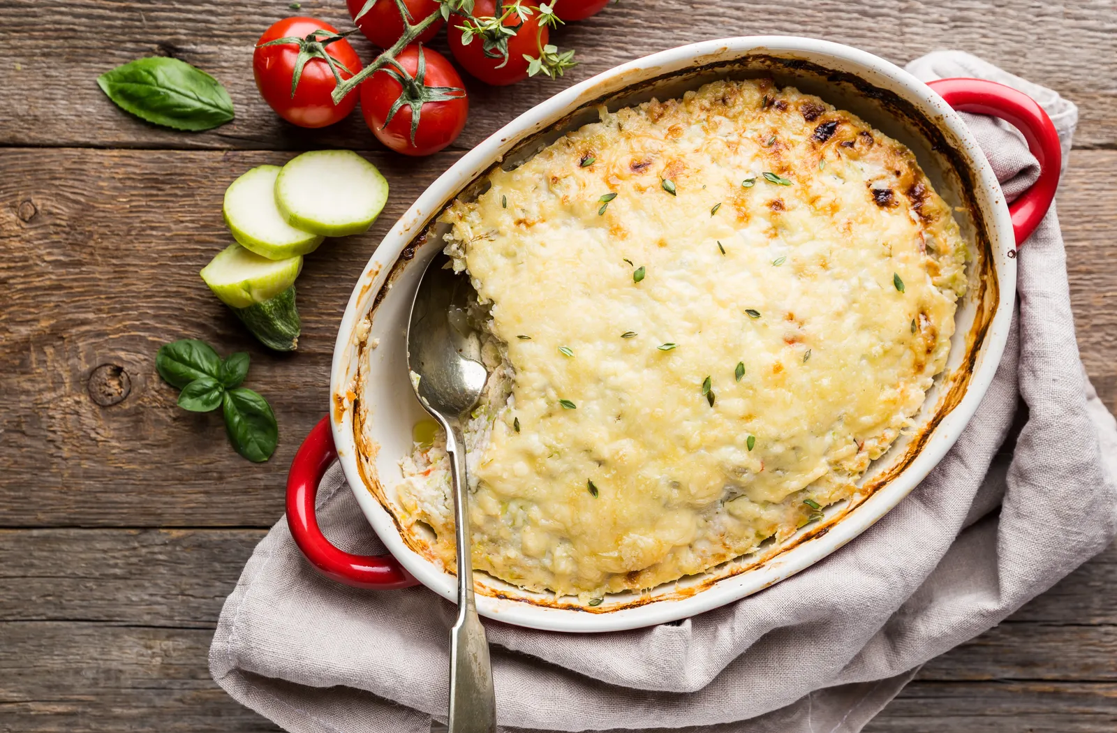 خليكي ست بيت شاطرة.. إليك طريقة عمل الكوسة بالبشاميل بأبسط الطرق وأقل الإمكانيات.. ولادك هيحبوها!!