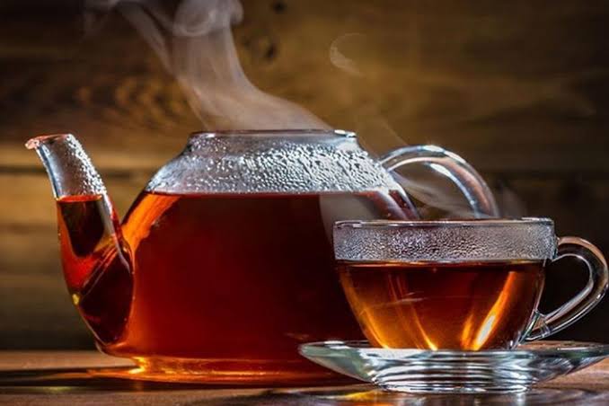 «خد بالك!!»..ما الذي يحدث عند شرب الشاي بعد هذه الأطعمة؟!..يسبب كوارث صحية!!