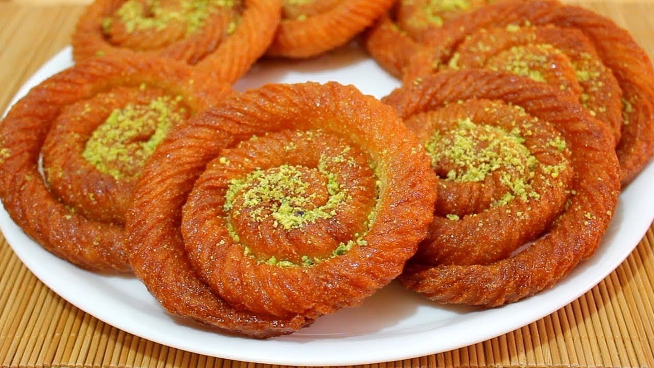 أحلى الحلويات السورية"المشبك السوري"مقرمش من الخارج ودايب دوب من الداخل بطعم وشكل ولا أروع 5 أحلى الحلويات السورية”المشبك السوري”مقرمش من الخارج ودايب دوب من الداخل بطعم وشكل ولا أروع