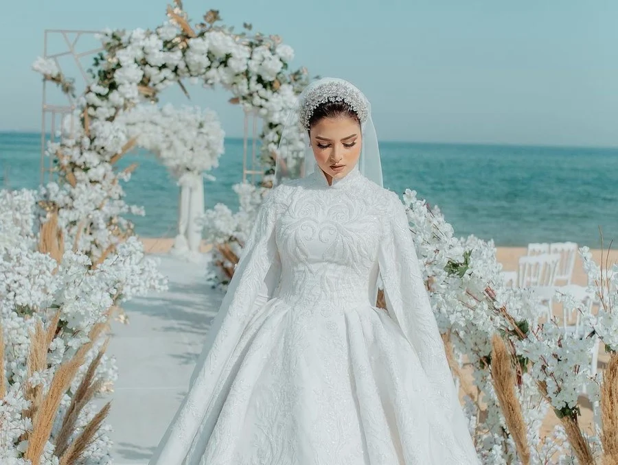 أحلى فساتين زفاف رومانسية ليوم زفافك .. تصاميم رائعة للمحجبات 5 أحلى فساتين زفاف رومانسية ليوم زفافك .. تصاميم رائعة للمحجبات