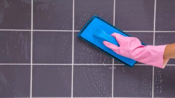 طريقة تنظيف سيراميك الحمام و المطبخ من الاصفرار بخلطه جبارة