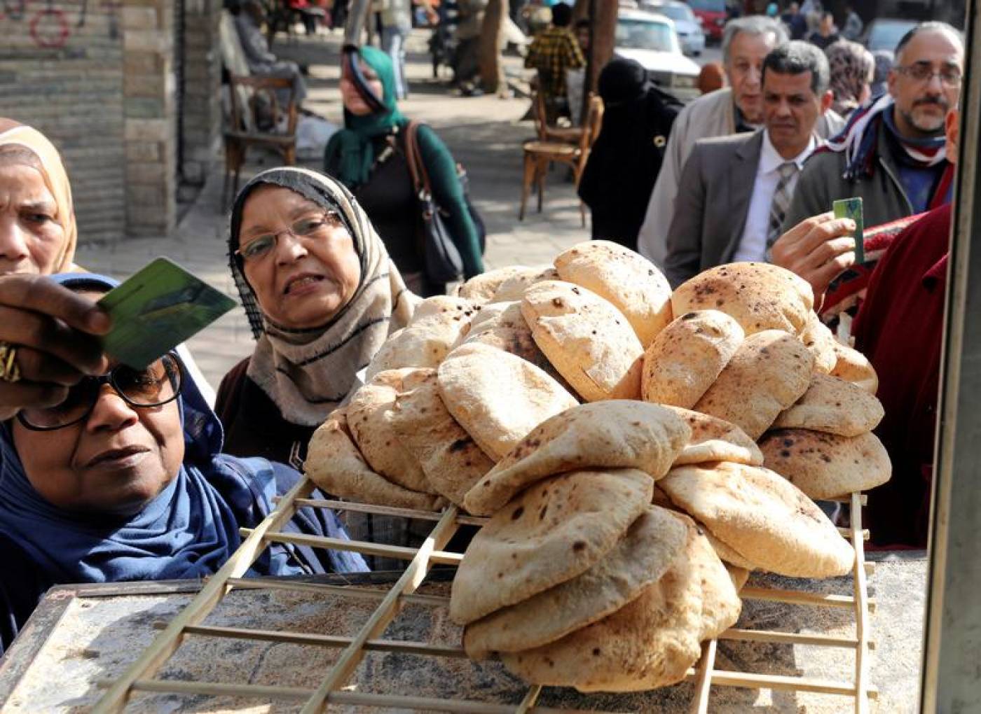 الرغيف بجنيه.. التموين تعلن طرح خبز مدعم لغير حامي البطاقات بداية من هذا الموعد 5 الرغيف بجنيه.. التموين تعلن طرح خبز مدعم لغير حامي البطاقات بداية من هذا الموعد