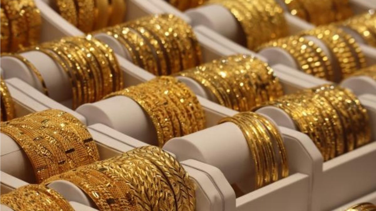 “عيار 21 نازل من الصاروخ” .. مفاجأة بشأن هبوط سعر الذهب اليوم بعد ارتفاع أسعار جميع العيارات الأيام الماضية