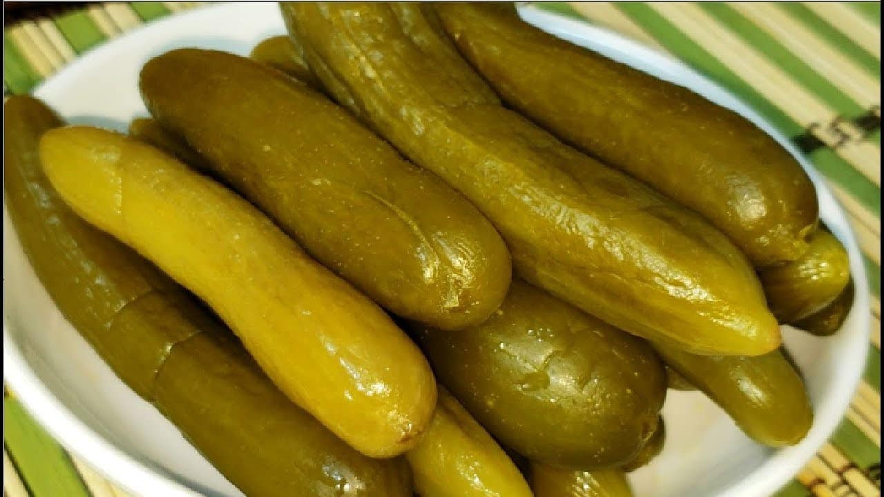 بأسرار المصانع.. طريقة عمل مخلل الخيار السريع المشطشط تعمليه بالليل يتاكل الصبح بطعم لذيذ