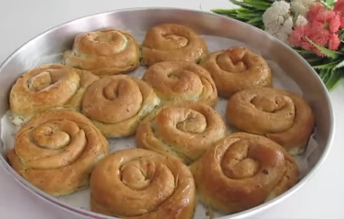 فطائر الجبن والبقدونس سهلة وسريعة وبدون خميرة