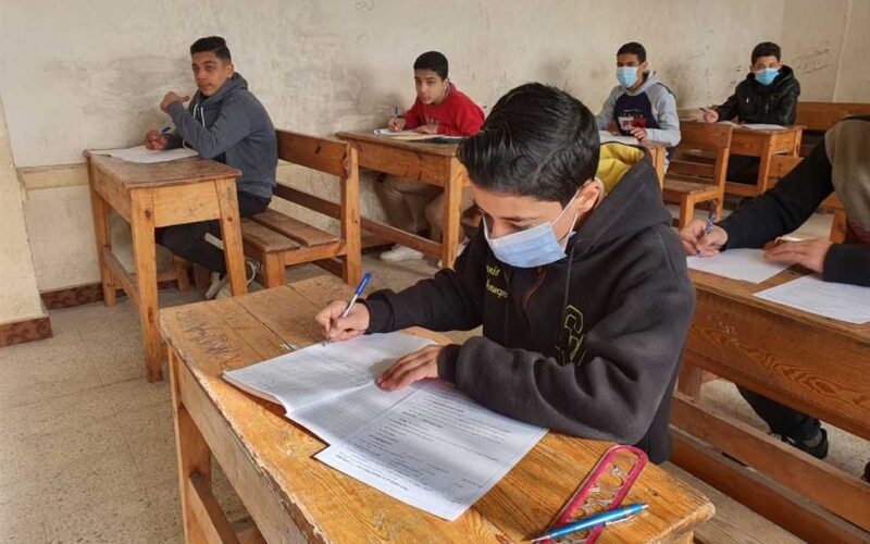 العد التنازلي بدأ.. موعد إجازة نصف العام 2024 وامتحانات الترم الأول والثاني لصفوف النقل والجامعات 5 العد التنازلي بدأ.. موعد إجازة نصف العام 2024 وامتحانات الترم الأول والثاني لصفوف النقل والجامعات
