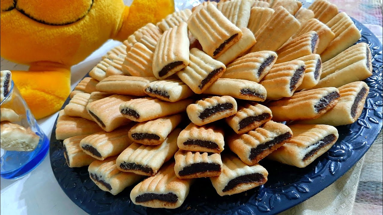 بكوبين دقيق قومى حالا اعملي بسكويت بالعجوة مقرمش ولذيذ وغني بالطاقة وبمذاق رائع ومغذي لطفلك 5 بكوبين دقيق قومى حالا اعملي بسكويت بالعجوة مقرمش ولذيذ وغني بالطاقة وبمذاق رائع ومغذي لطفلك