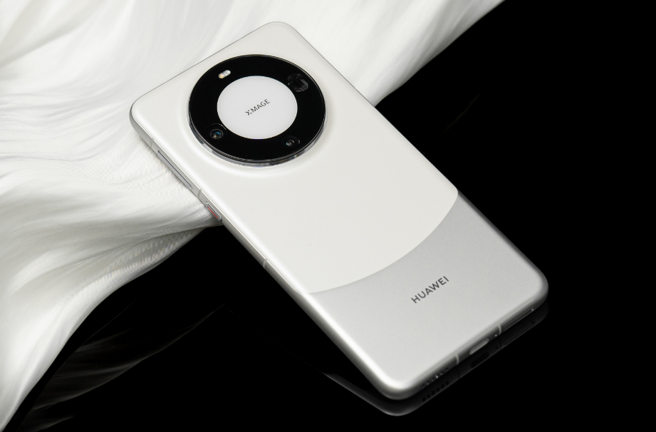Huawei Mate 60 Pro: الهاتف الذي يتحدى كل التوقعات والمعايير 5 Huawei Mate 60 Pro: الهاتف الذي يتحدى كل التوقعات والمعايير