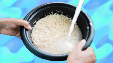 مش هتصدقي النتيجة.. طريقة سحرية لاستخدام الأرز في تطويل الشعر وتكثيفه في أسرع وقت