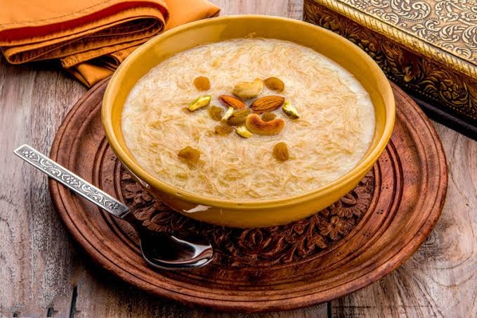 فوائدها ماتتعدش!!.. إليك طريقة عمل الشعرية باللبن بـ 3 مكونات بس.. تغلبي بها على برد الشتاء 5 فوائدها ماتتعدش!!.. إليك طريقة عمل الشعرية باللبن بـ 3 مكونات بس.. تغلبي بها على برد الشتاء