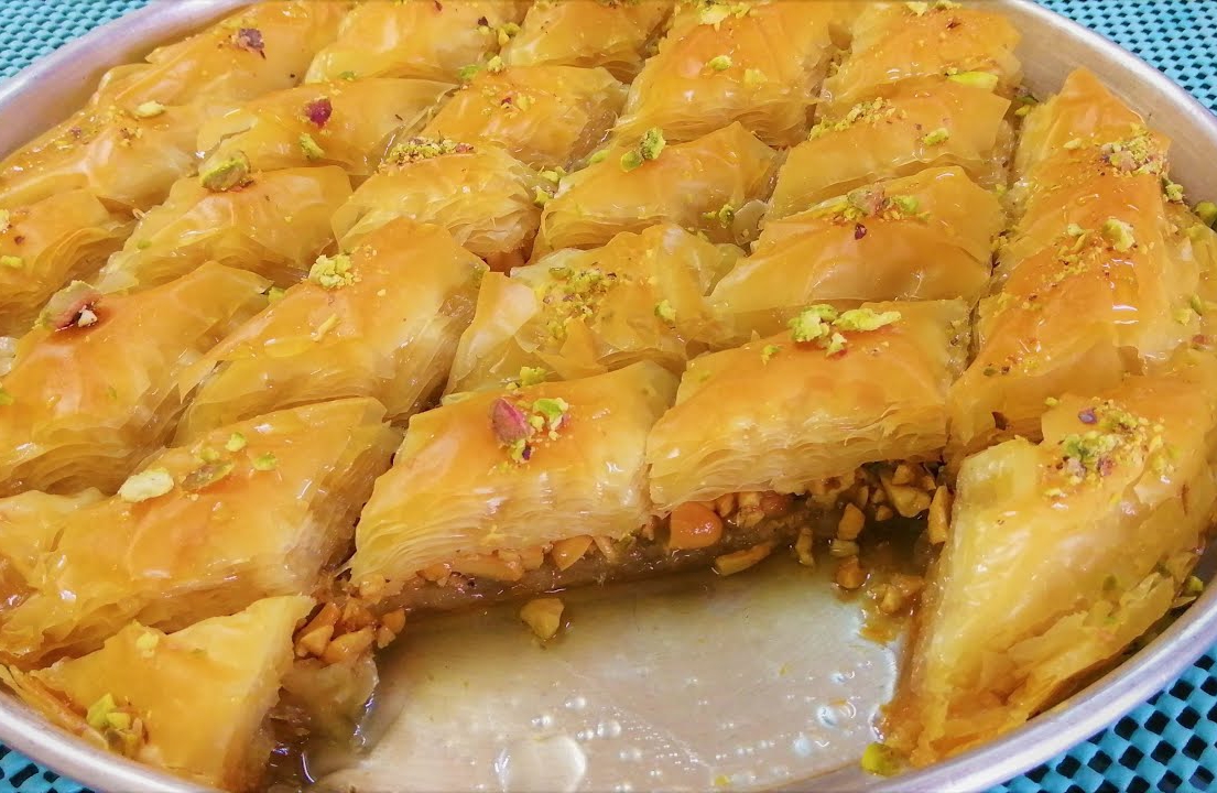 حاجه حلوة بدون تكاليف أعملي البقلاوة الذهبية بالسوداني طعمها حكاية واقتصادية