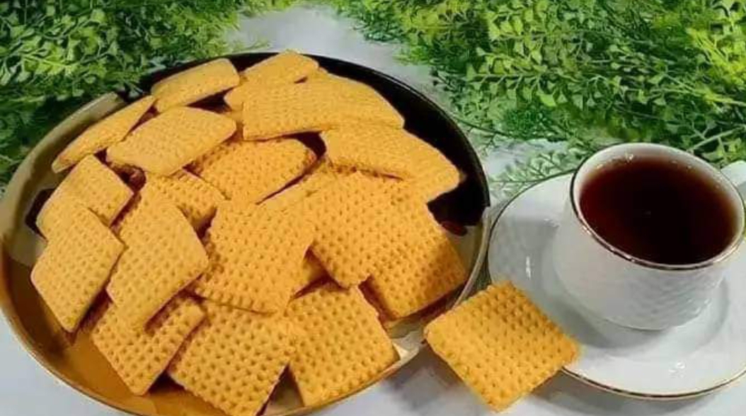 أعملي بسكويت الشاي السريع في البيت فطار خفيف مع مشروب الصباح 5 أعملي بسكويت الشاي السريع في البيت فطار خفيف مع مشروب الصباح