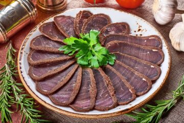 وفري فلوسك واعملي البسطرمه في البيت زي المحلات.. مش هتشتريها تاني من بره