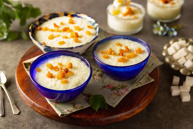 "بأسرار المحلات".. تعلمي طريقة عمل الأرز باللبن بقوام كريمي خطير على أصوله.. والطعم خرافي! 5 “بأسرار المحلات”.. تعلمي طريقة عمل الأرز باللبن بقوام كريمي خطير على أصوله.. والطعم خرافي!