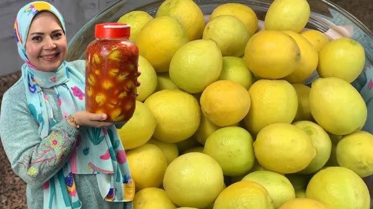 بأسرار المحلات والمطاعم.. طريقة عمل الليمون المعصفر في البيت بالخلطة السرية وطعم يفتح النفس