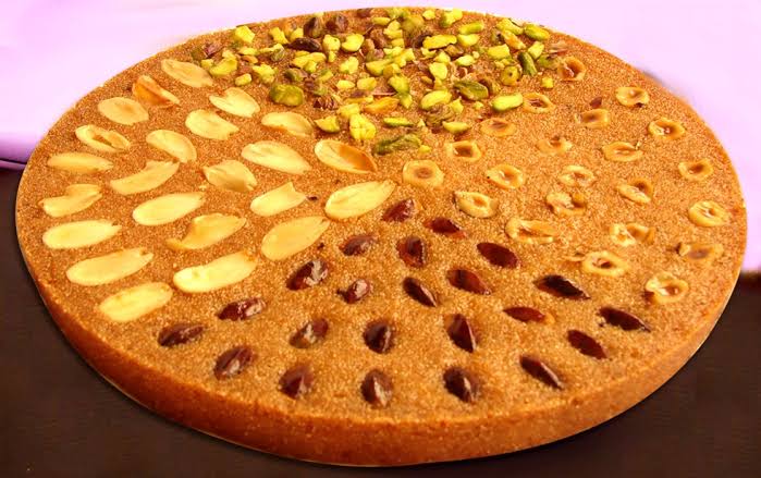 أعملي ألذ صنف في الحلويات الشرقية ” البسبوسة المرملة المتماسكة ” وتعرفي كل أسرارها من داخل المطبخ المصري