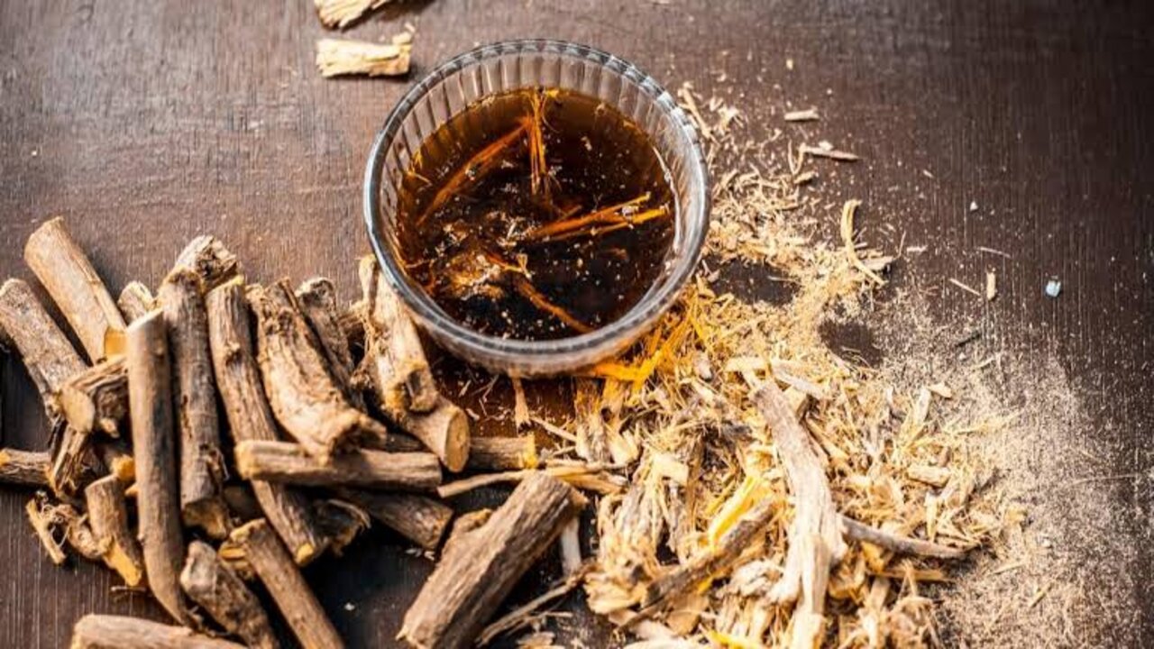 هيبقى طوله متر.. استخدمي العرقسوس بالطريقة دي وشعرك هيبقى اطول منك