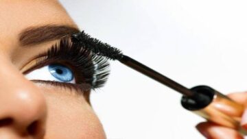 رموشك عنوان جمالك.. طريقة عبقرية لعمل ماسكرا طبيعية في منزلك بمكونات سهلة