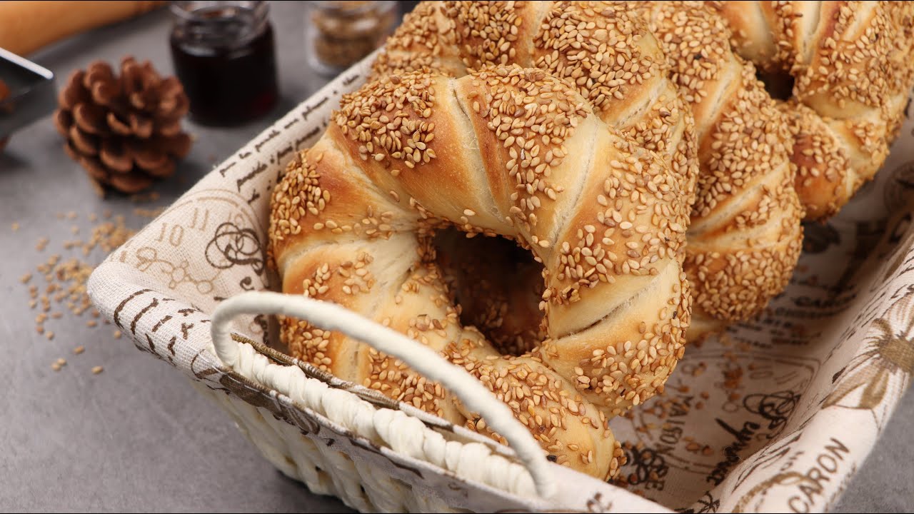 بمكونات إقتصادية اعملي الخبز بالسمسم بطعم مميز لكي ولعائلتك 5 بمكونات إقتصادية اعملي الخبز بالسمسم بطعم مميز لكي ولعائلتك