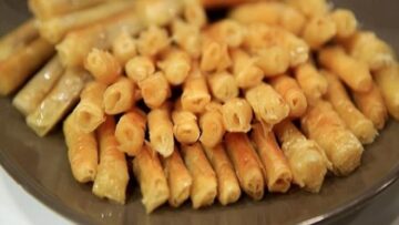 اعملي أصابع الجلاش بالمهلبية في مطبخك احلي من اى حلواني