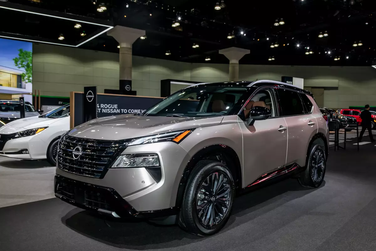 "Nissan" روج أقوى سيارة دفع رباعي يابانية على الطرق الوعرة 2024 5 “Nissan” روج أقوى سيارة دفع رباعي يابانية على الطرق الوعرة 2024