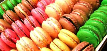 بألوانه المميزة أسرار صنع الماكرون الفرنسي في المنزل .. وصفة مثالية للحلويات الفاخرة