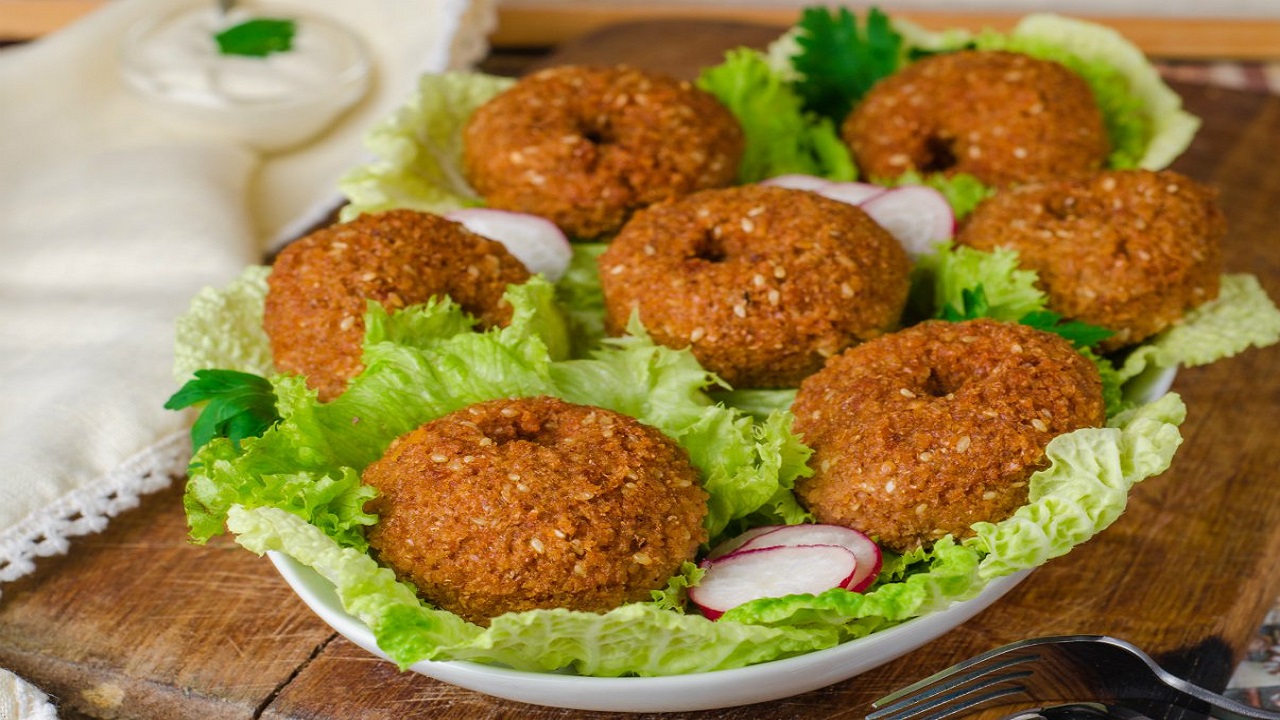 زي المطاعم وأحلى.. طريقة عمل عجينة الفلافل البيتي في 15 دقيقة بأقل التكاليف 5 زي المطاعم وأحلى.. طريقة عمل عجينة الفلافل البيتي في 15 دقيقة بأقل التكاليف