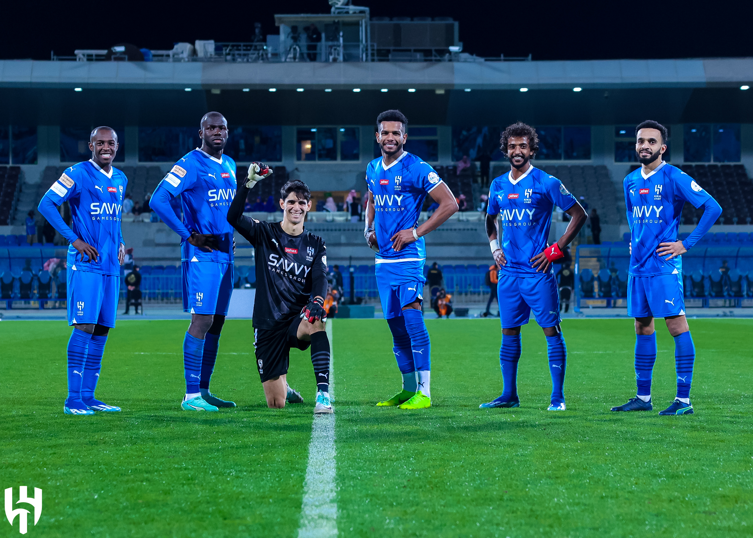 الهلال السعوي يقترب من التعاقد مع نجم استون فيلا الإنجليزي