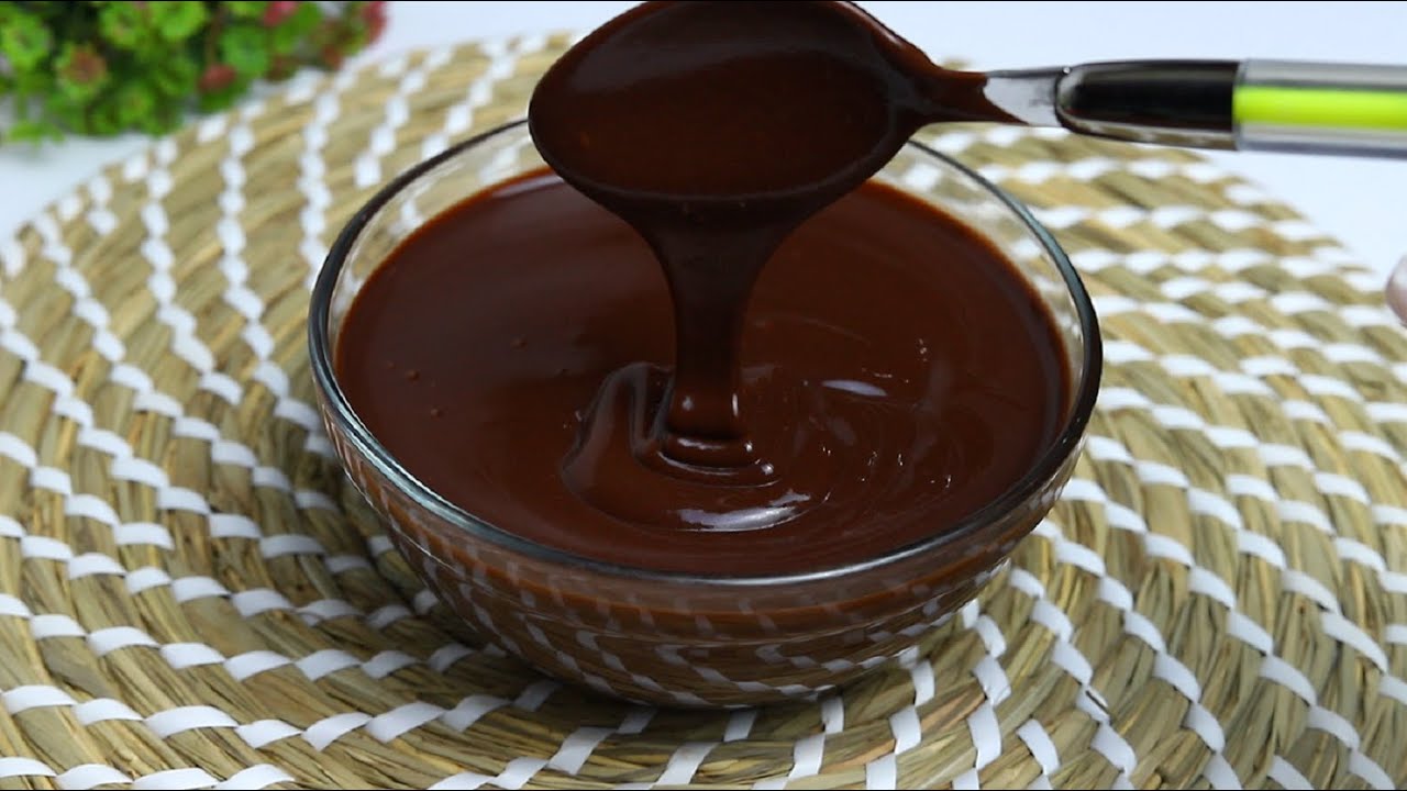 صوص الشوكولاته الرهيب لتغطيه الحلويات والمعجنات بدون دهون