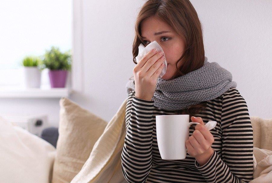 طرق العلاج من الزكام في المنزل وصفات بسيطة وسريعة في العلاج من الأمراض المعدية في البيت
