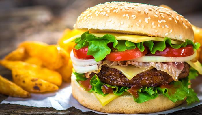 بمكونات سهله وبسيطه اعملي لأولادك احلي سندوتشات برجر في البيت زي الجاهزه بالظبط