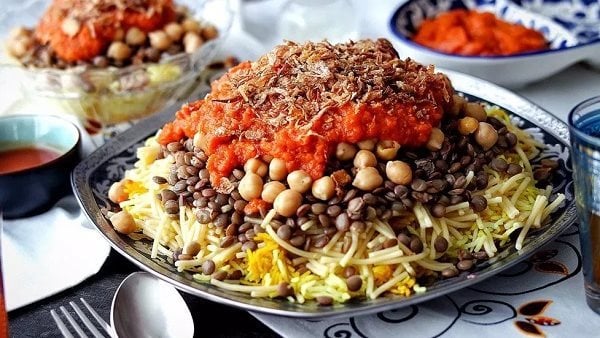 متعيهم بأكلة اقتصادية موفرة .. طريقة عمل الكشري المصري بكل تكاته وأسراره في وقت قياسي 5 متعيهم بأكلة اقتصادية موفرة .. طريقة عمل الكشري المصري بكل تكاته وأسراره في وقت قياسي