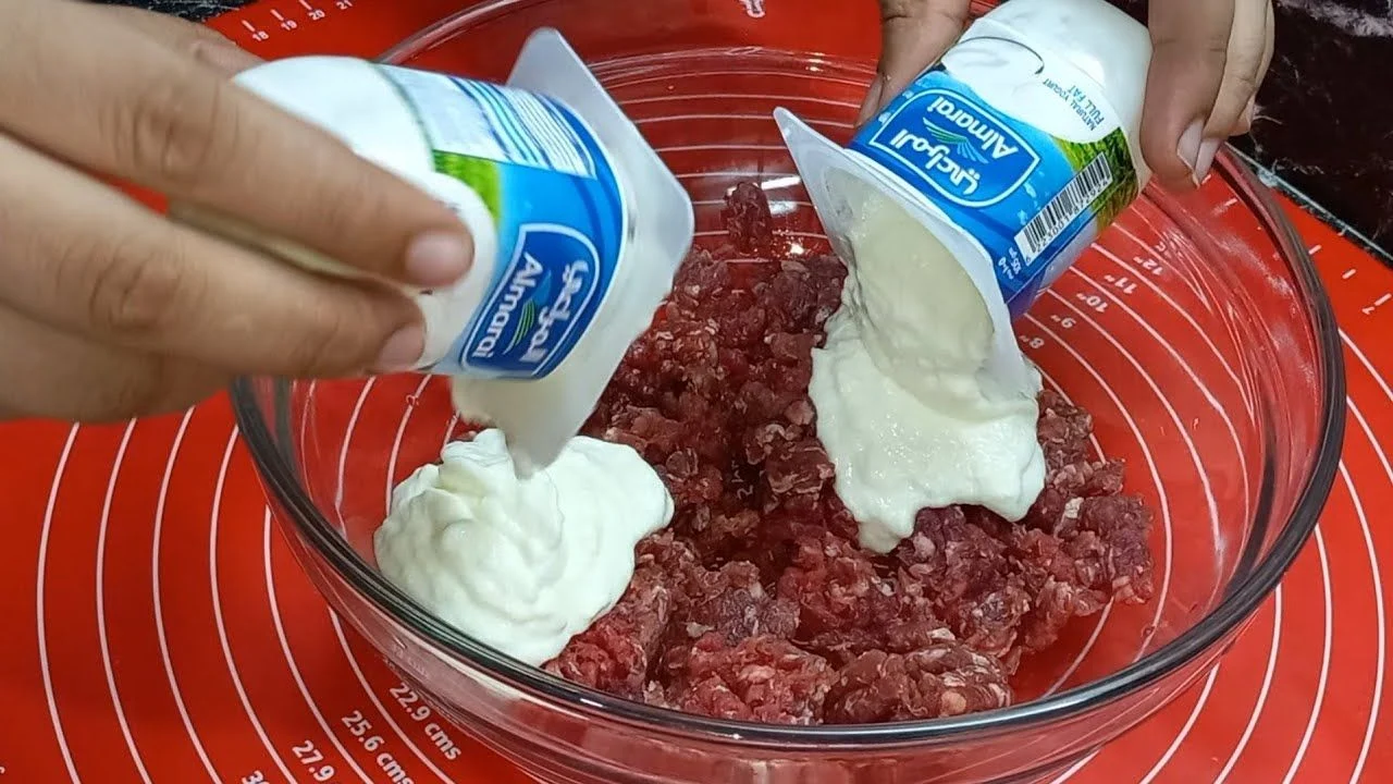 مكون ضعية على الكفته وانسي إنها تفك ولا تكش منك بنفس طريقة المطاعم بكل أسرارها وتكاتها بالطعم الأصلي