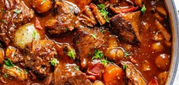 طريقة عمل صينية اللحم في الفرن بخطوات سهلة وطعم زمان