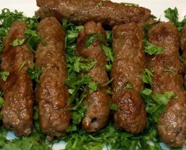 أتحداكي هتقومي تعمليها من حلاوتها… طريقة عمل كفتة البرغل الاقتصادية بنص كيلو لحمة بس والطعم لا يقاوم