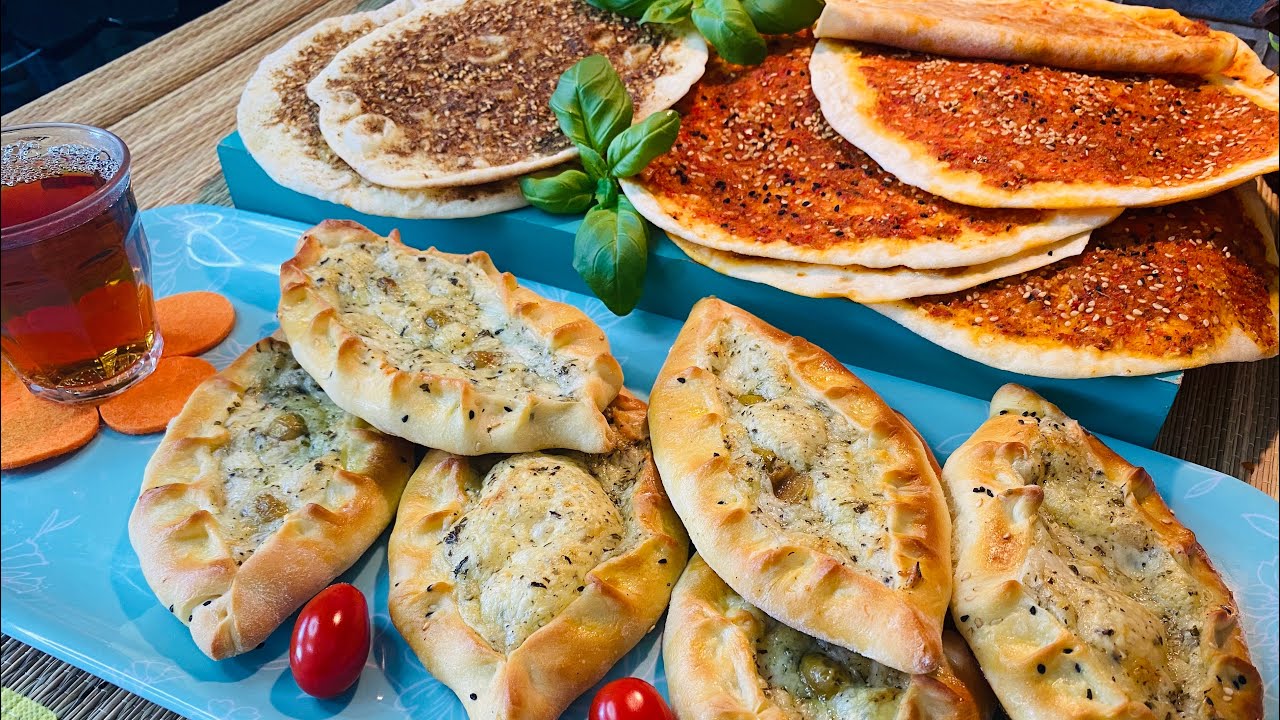 مناقيش الزعتر والجبنة بعجينة خاصة بها وصفة تستحق التجربة
