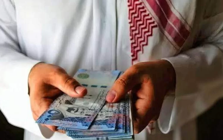 5000 ريال شهريًا.. مكافأة حكومية مميزة للعاملين في هذه الجهة
