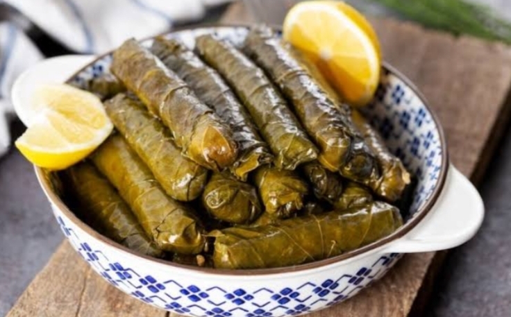 طريقة عمل محشي ورق العنب بخطوات سهلة وبسيطة