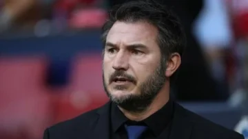 تقارير بلجيكية: الزمالك أتم اتفاقه مع كارل هوفكينز لتدريب الفريق لمدة موسم ونصف