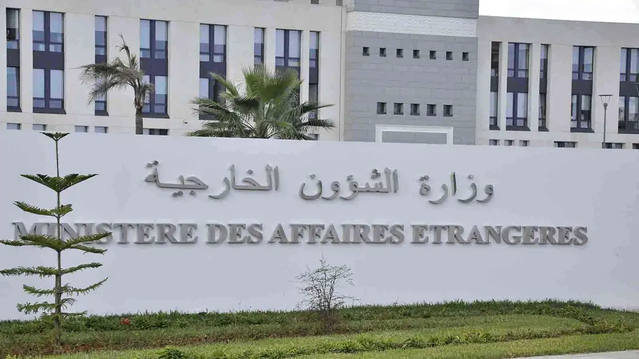تفاصيل مسابقة وزارة الشؤون الخارجية 2024 بالجزائر  dgfp.gov.dz